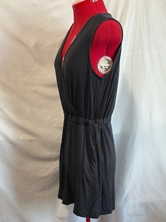 Black Sleeveless Wrap Romper - Picture 7 of 8